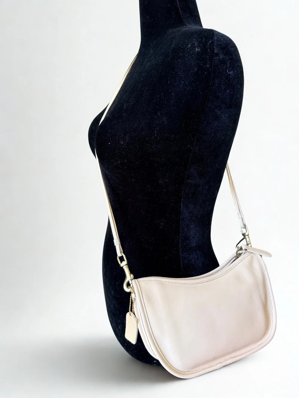 VINTAGE Coach Style 1863 | Bone White Leather | Excellent Condition